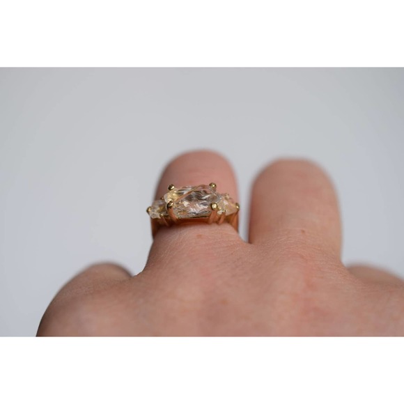 Size 6 Gold Engagement Ring, 14k Solid Gold, Three Stone Wedding Ring Ro… - Picture 3 of 5